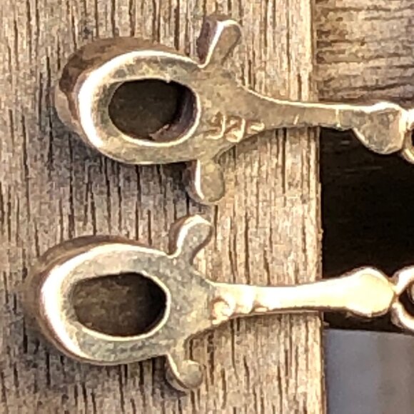 Black stone and silver dangle earrings - Picture 3 of 3